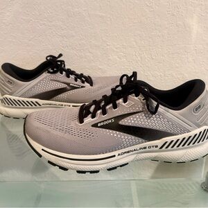 Brooks Men's Gray Running Shoes